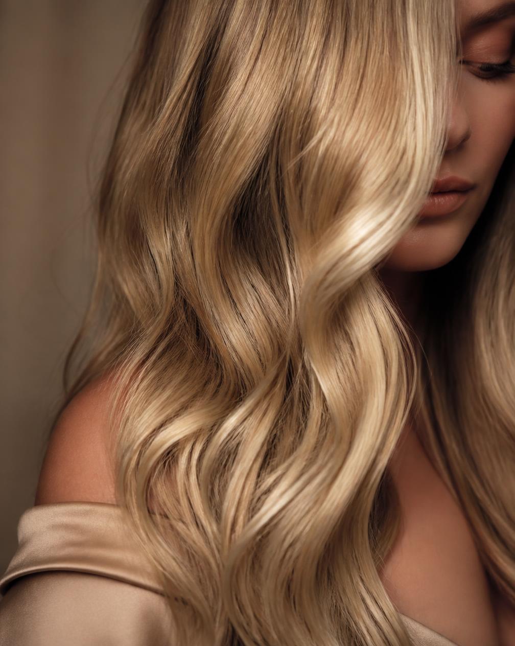 Long champagne balayage with soft waves